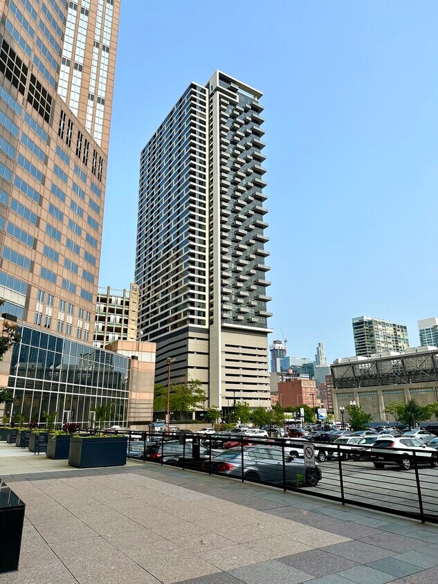 Primary Photo - 235 W Van Buren St