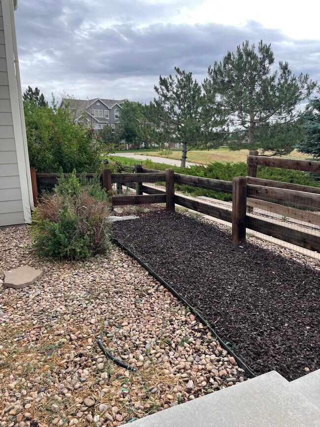 Foto del edificio - 16294 E Geddes Ln