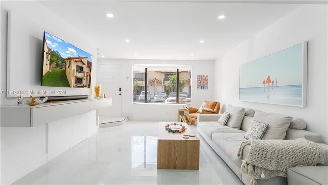 Foto del edificio - 10011 SW 77th Ct