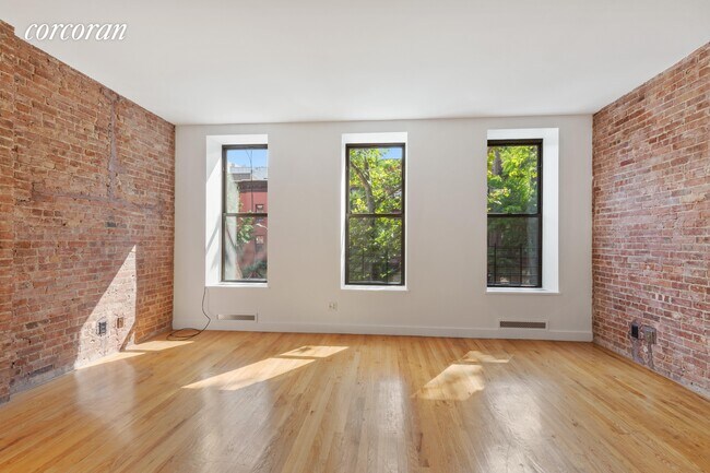 Building Photo - 119 W 130th St