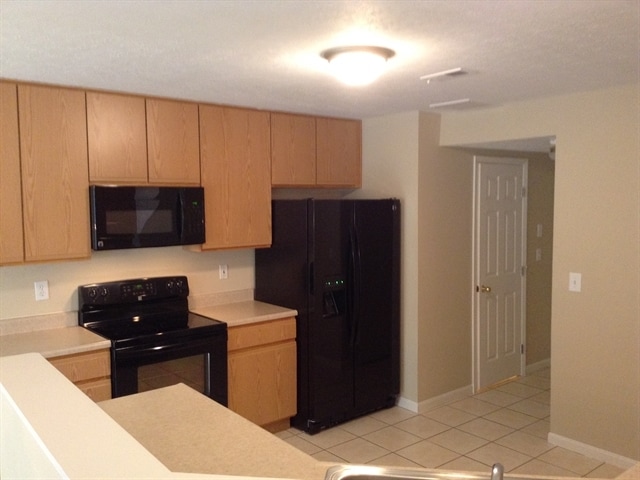 Building Photo - 2550 Allegro Ln