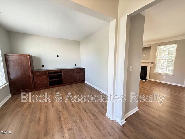 Foto del edificio - 420 Cline Falls Dr
