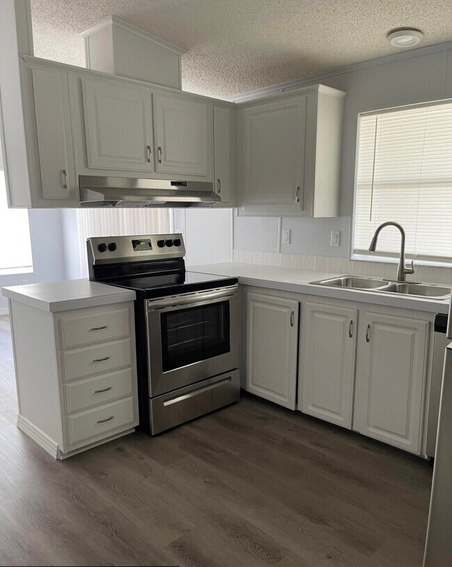 Foto del edificio - 8179 Sandwedge Terrace