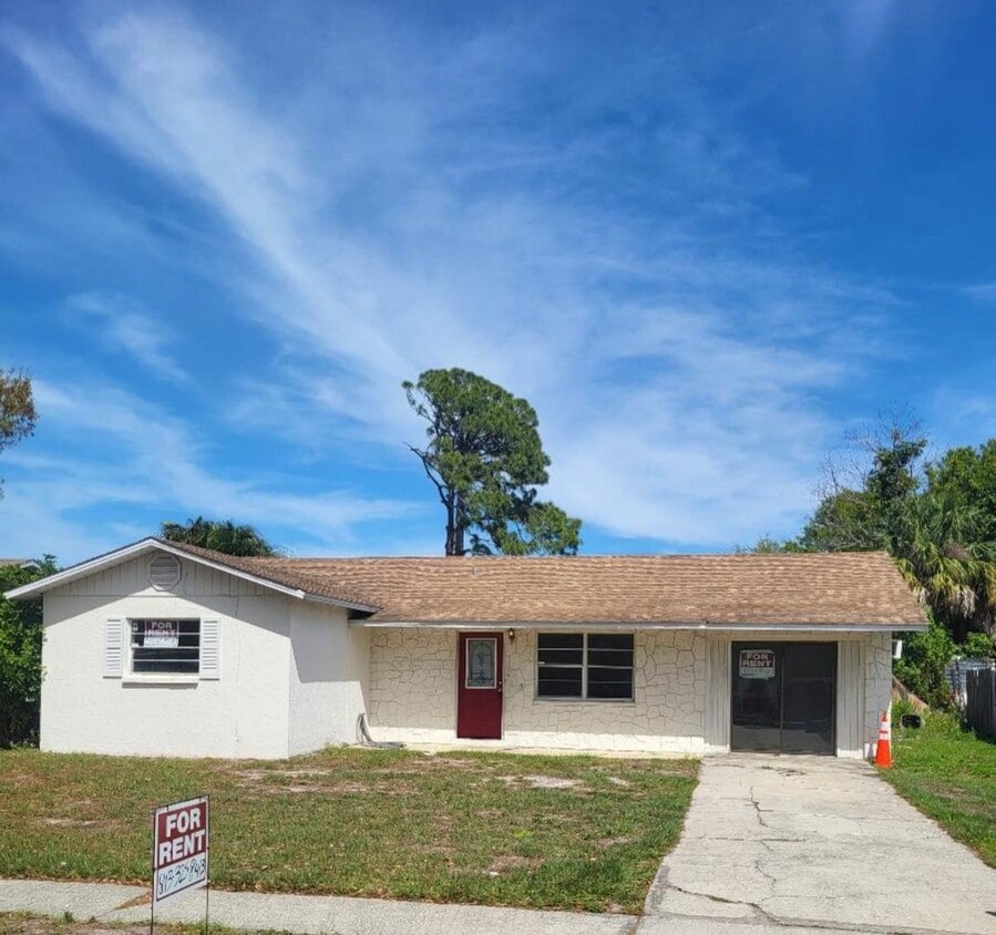 NICE Bradenton 4BR/2BA Home in Quiet Residential Neighborhood - NICE Bradenton 4BR/2BA Home in Quiet Residential Neighborhood