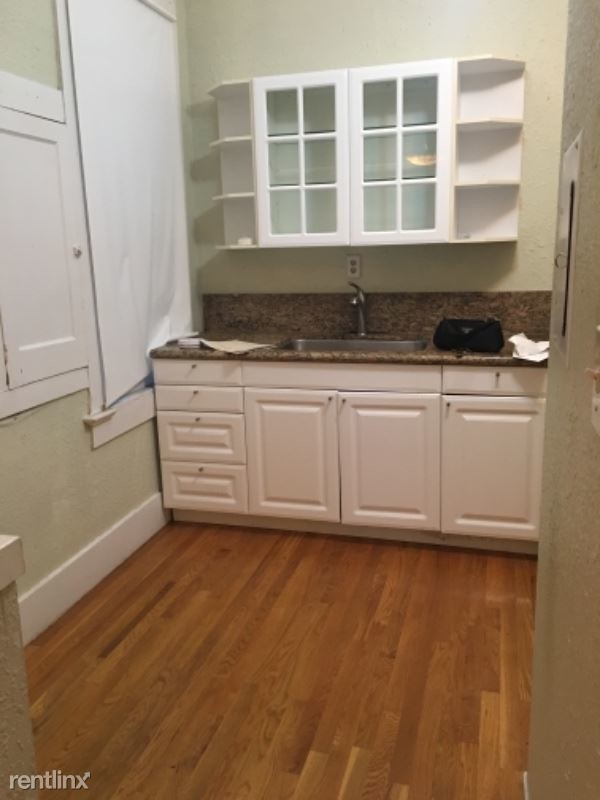 Primary Photo - 122 Rose St