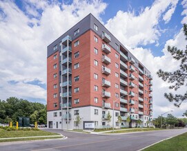 Building Photo - 160 Lancaster Dr