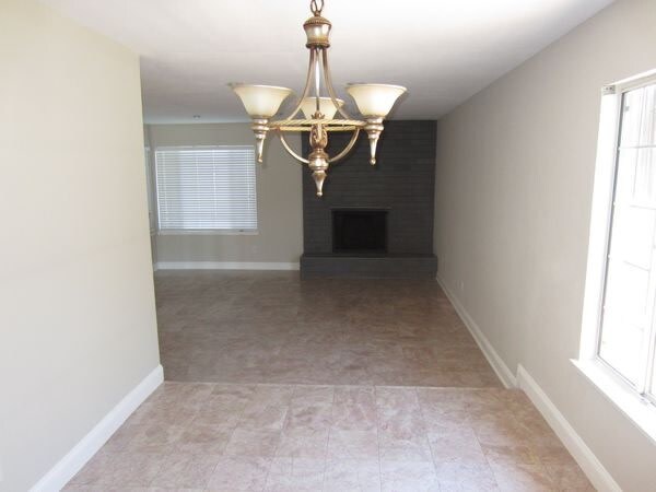 Building Photo - 3727 Orchid Dr