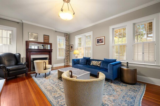 Foto del edificio - 105 Laurel Ln