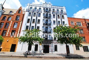 Foto principal - 745 S Normandie Ave