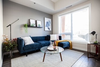 Building Photo - Bison Pointe