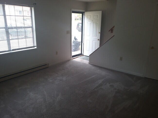 Building Photo - 708 Rock Creek Rd