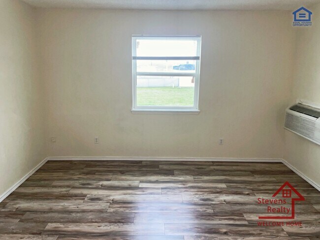 Foto del edificio - 2111 NW Lindy Ave
