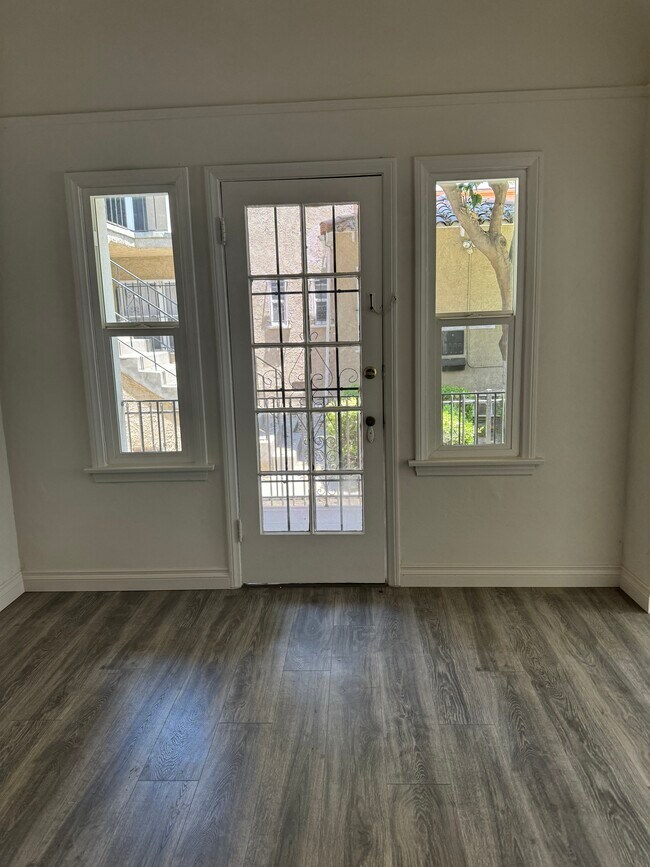 Building Photo - 4265 Garthwaite Ave