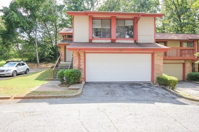 Foto del edificio - 1153 Village Way