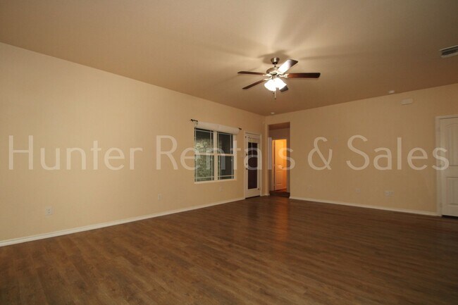Foto del edificio - $500 off first month’s rent!