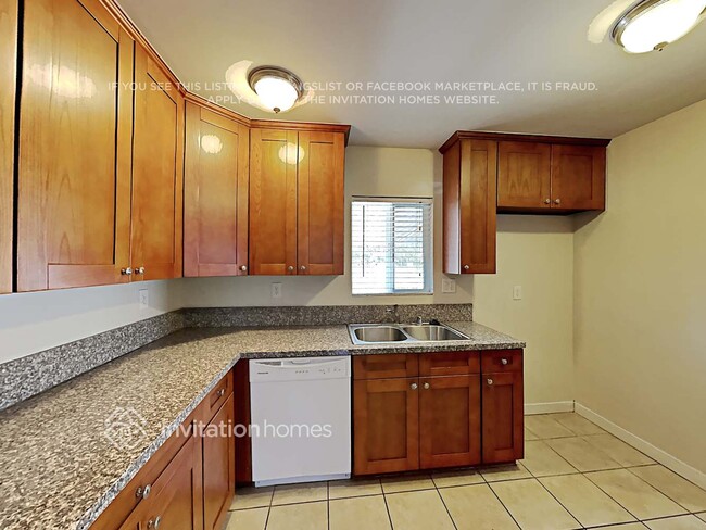 Building Photo - 8451 Murietta Ave