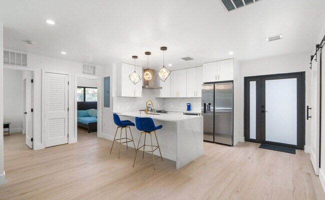 Building Photo - 303 De Carie St