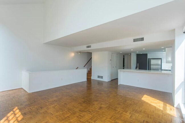 Building Photo - 501 Spruce St