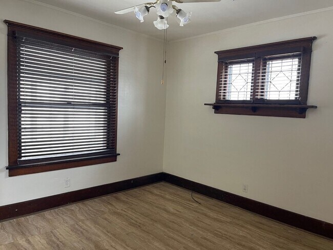 Foto del edificio - Spacious 4 bedroom house coming soon!!
