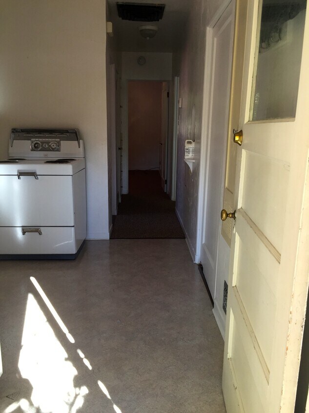 Primary Photo - 1064 E 200 S