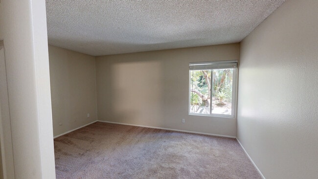 Interior Photo - 27 Seventy Five Mesa Verde