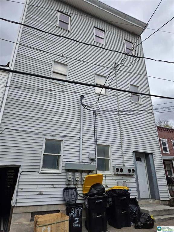 Building Photo - 410 E Market St