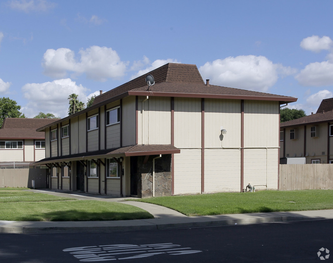 Primary Photo - Harbor Village Townhomes