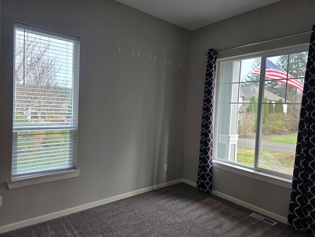 Foto del edificio - 4 Bedroom Home in Parkland Green!