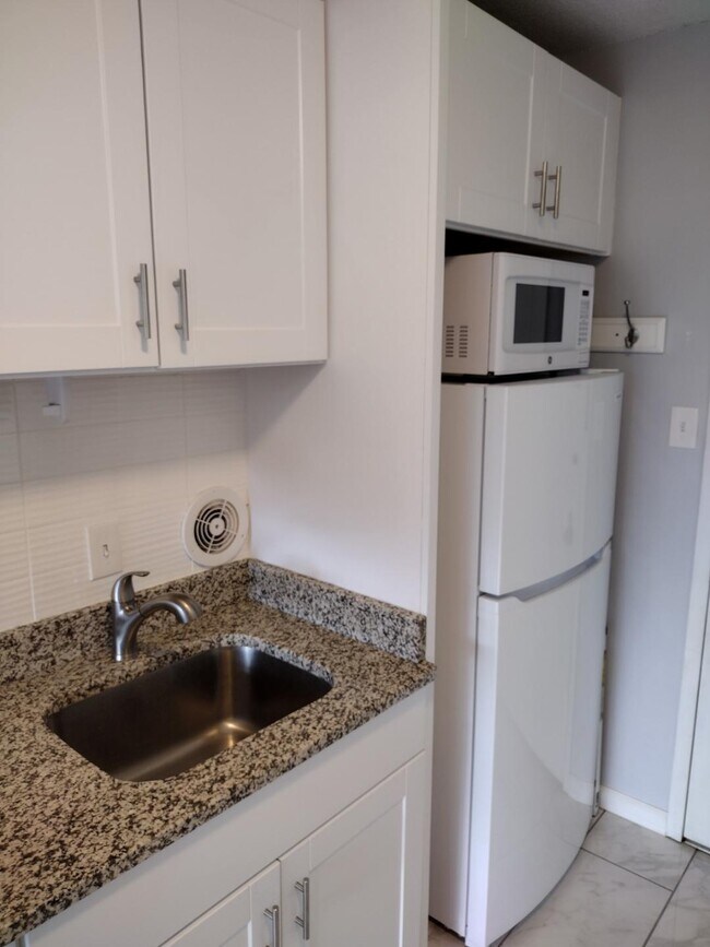 Foto del edificio - 5500 Friendship Blvd