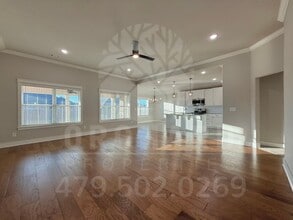 Building Photo - 903 Maple Vw St