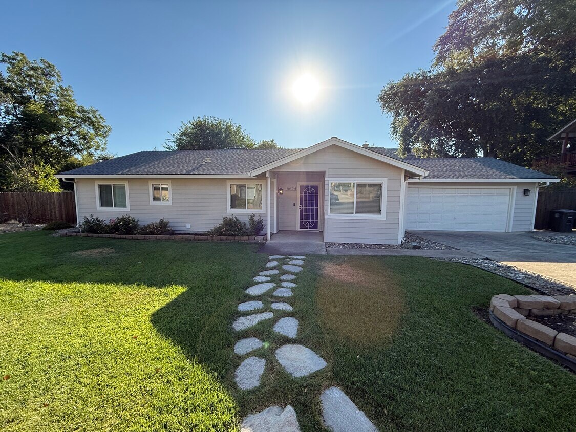 Foto principal - 6624 Trilby Ct