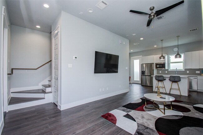 Foto del edificio - 2549 Hollister Rd