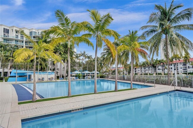 Foto del edificio - 2950 NE 188th St