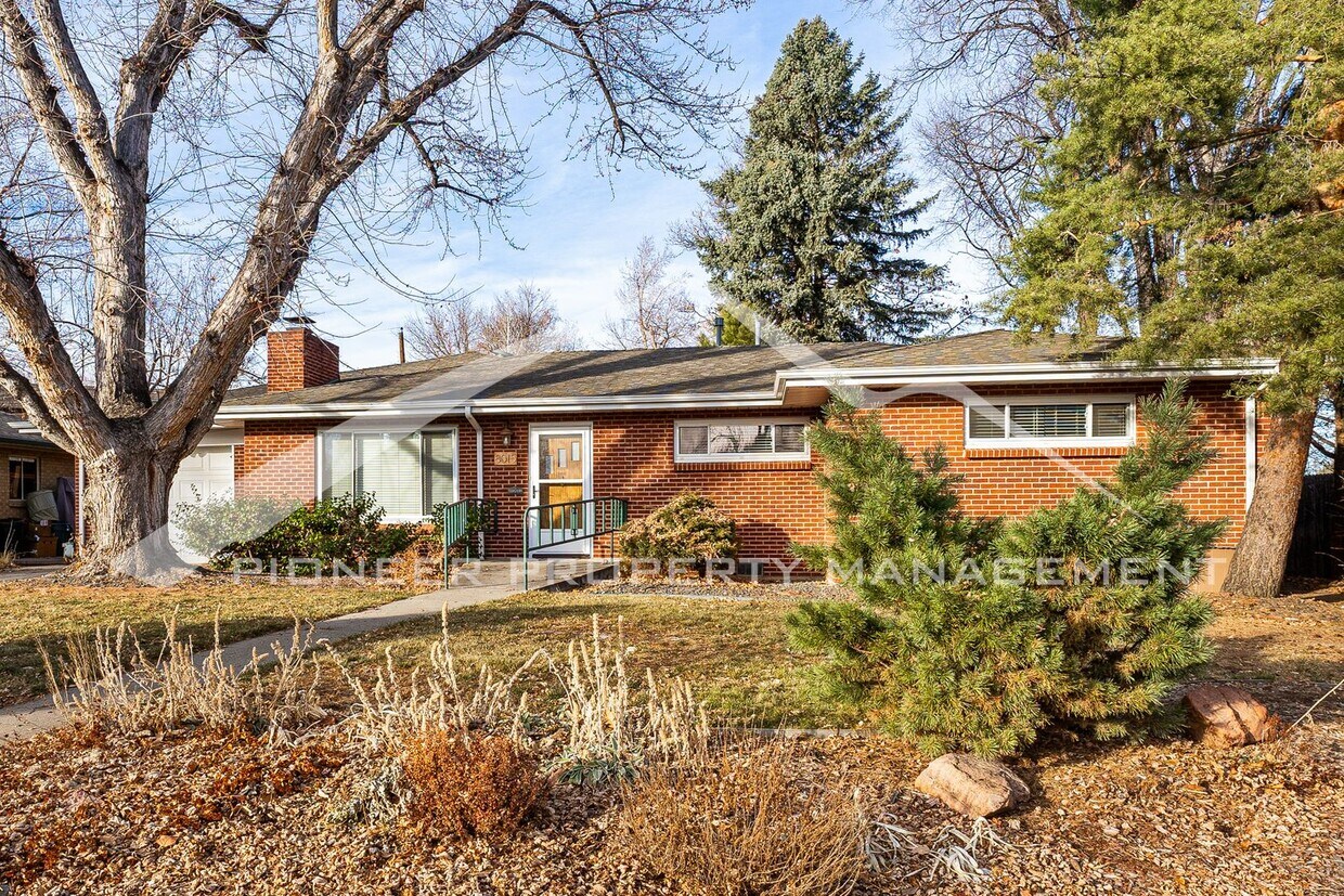 Foto principal - Charming Ranch Style Home with Washer/Drye...