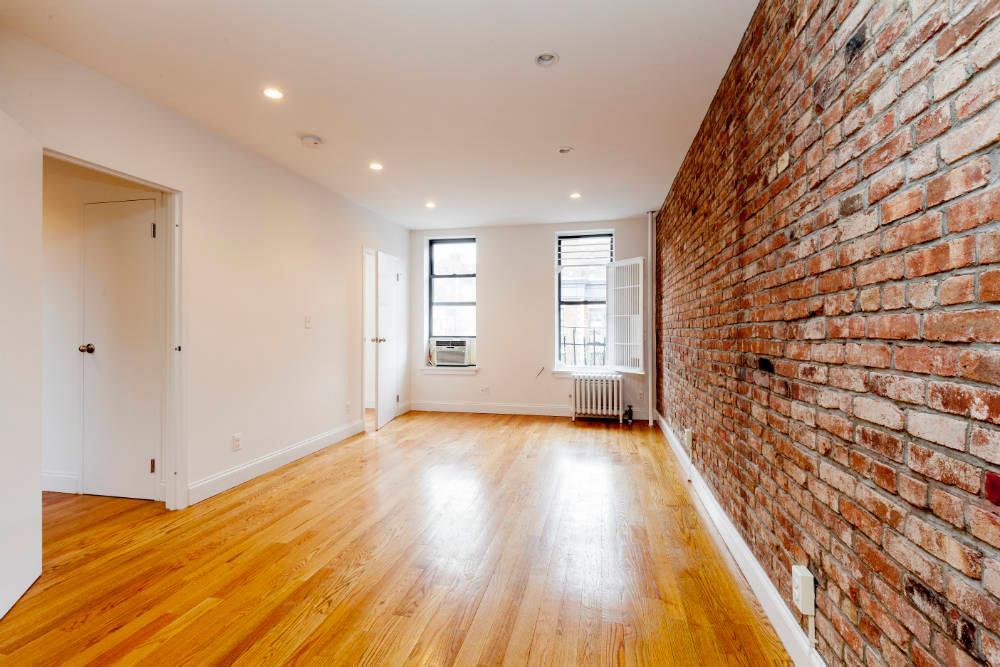 Building Photo - 506 E 13th St