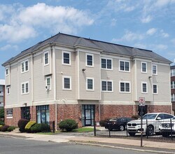 Building Photo - 112 S Whitney St