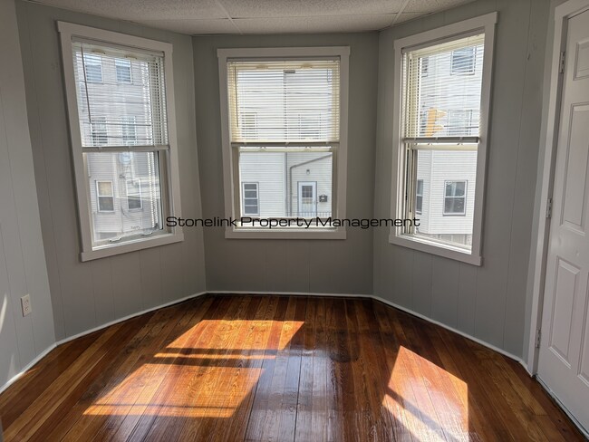 Foto del edificio - 161 Deane St