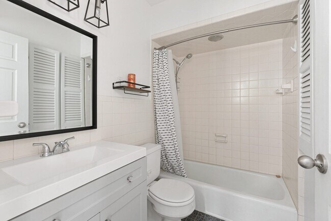 Building Photo - 19 Moreland Ave