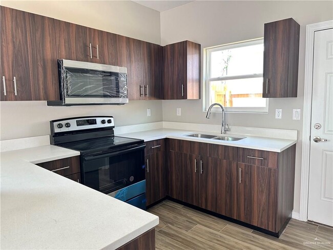 Foto del edificio - 4216 Walnut Ave