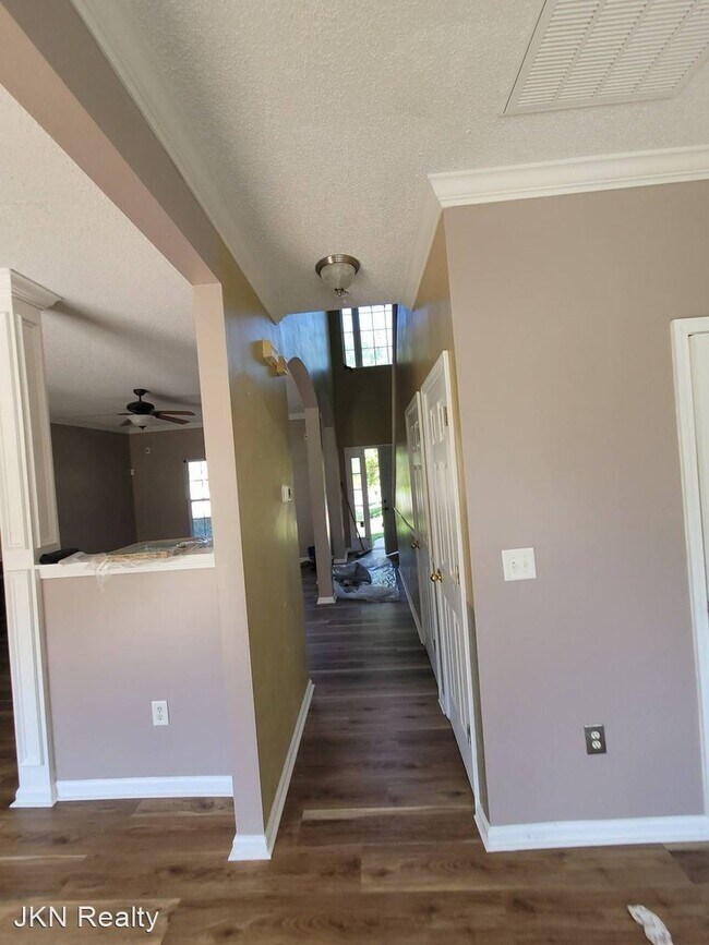 Building Photo - 3 br, 2.5 bath House - 5904 Patricia Ryan Dr