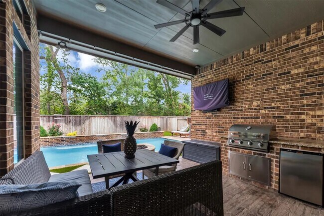 Vista desde el patio a la piscina. - 1027 Ginger Glade Ln