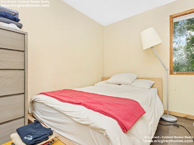 Foto del edificio - 170 Rawson Rd