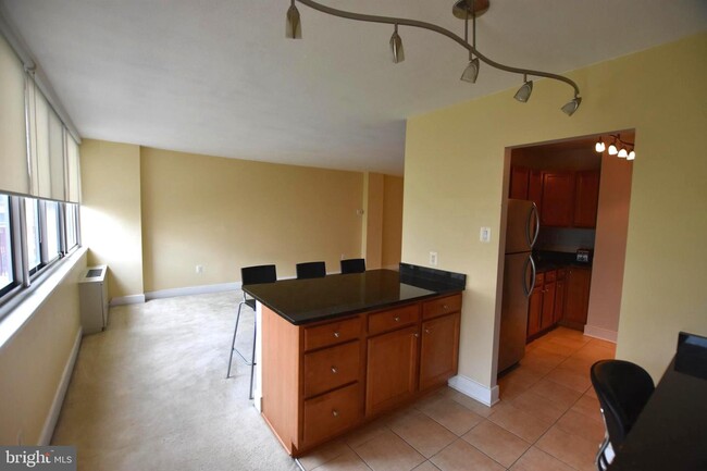 Foto del edificio - 1220 Blair Mill Rd