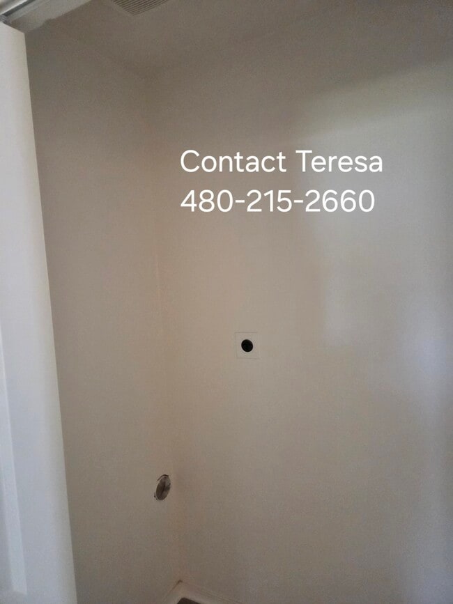 Foto del edificio - 4325 Chestnut Dr
