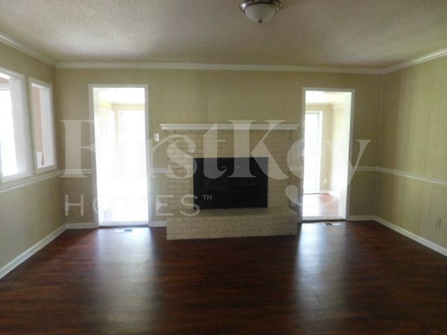 Building Photo - 4523 Parkwood Rd