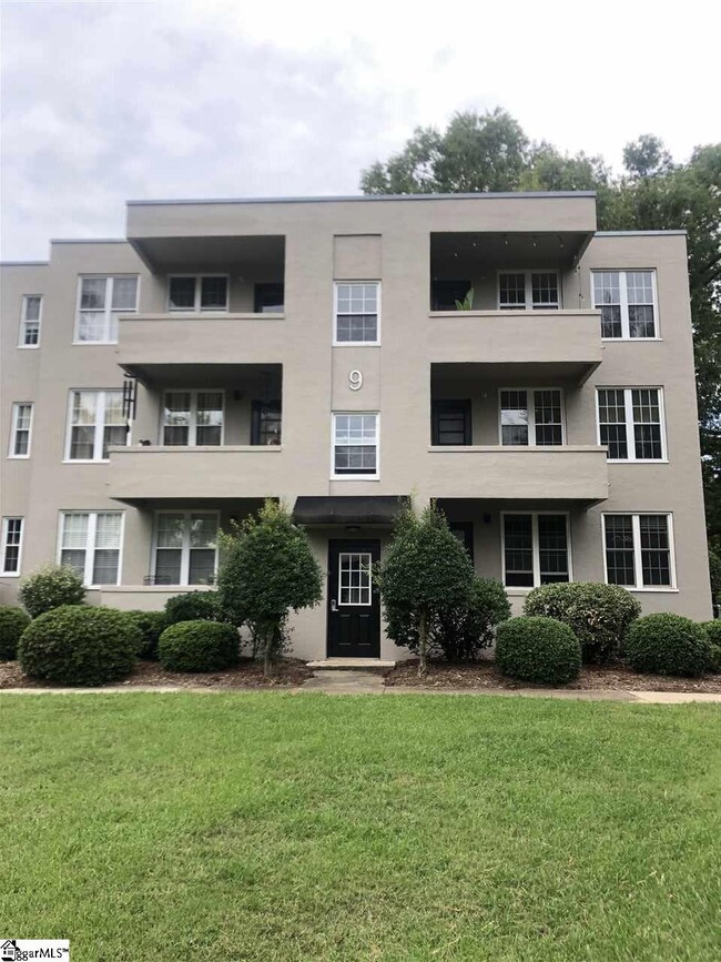 Tribridge Residential Acquires 197 Unit Luxury Apartment Community In Greenville South Carolina Multifamilybiz Com