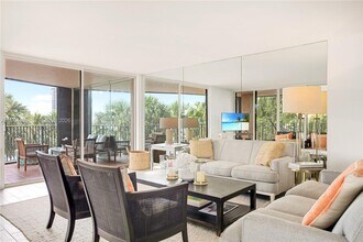 Building Photo - 1700 S Bayshore Ln