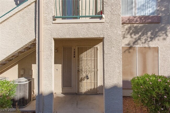 Building Photo - 5710 E Tropicana Ave