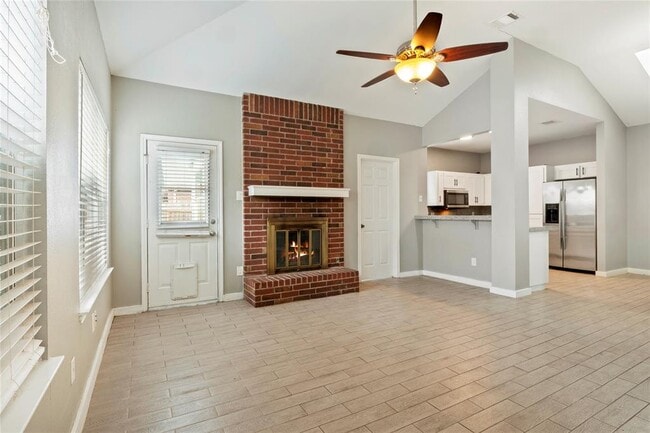 Building Photo - 16801 Gravesend Rd