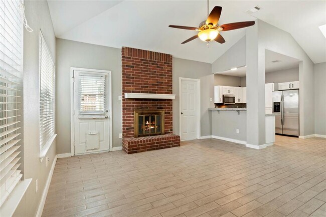 Foto del edificio - 16801 Gravesend Rd